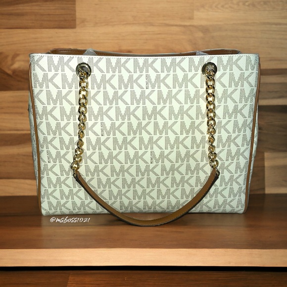 Michael Kors Susannah Large Saffiano Leather Tote + Wallet in Vanilla NWT - Picture 3 of 8